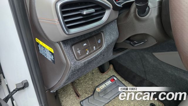 Hyundai Santafe 2019 — photo 24