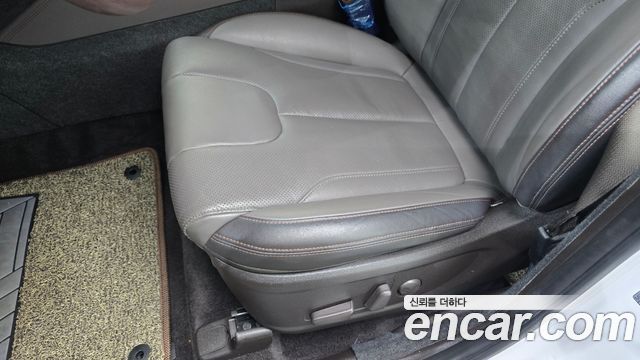 Hyundai Santafe 2019 — photo 31