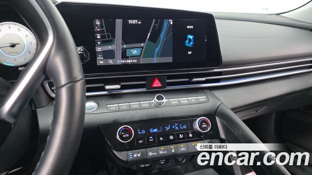 Hyundai AVANTE 2021 — photo 19