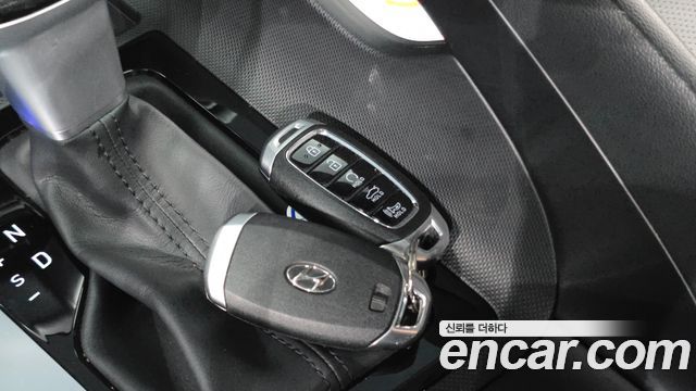 Hyundai AVANTE 2021 — photo 23