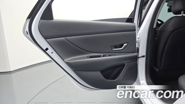 Hyundai AVANTE 2021 — photo 15