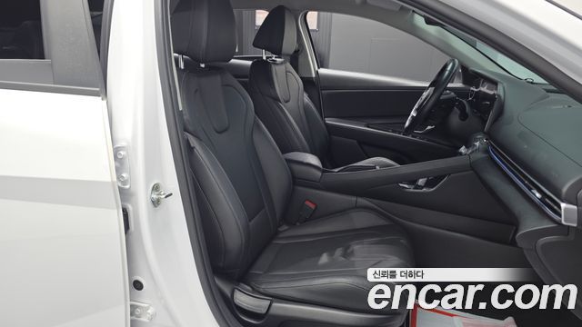 Hyundai AVANTE 2021 — photo 16