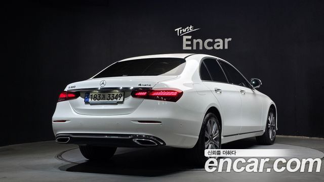 Mercedes-Benz E-Class 2023 — photo 2