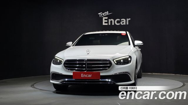 Mercedes-Benz E-Class 2023 — photo 3