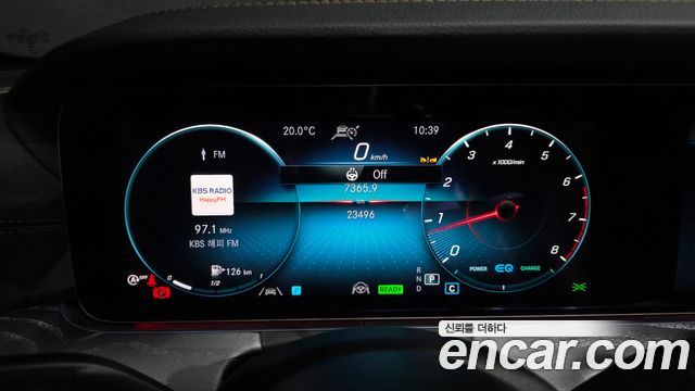 Mercedes-Benz E-Class 2023 — photo 11