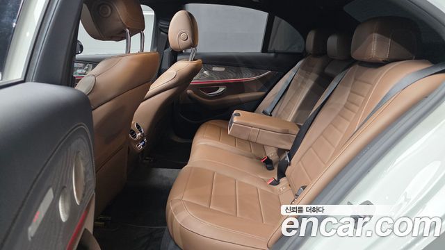 Mercedes-Benz E-Class 2023 — photo 17