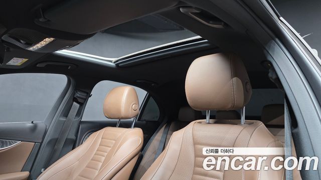 Mercedes-Benz E-Class 2023 — photo 25