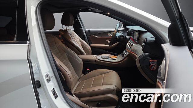 Mercedes-Benz E-Class 2023 — photo 16