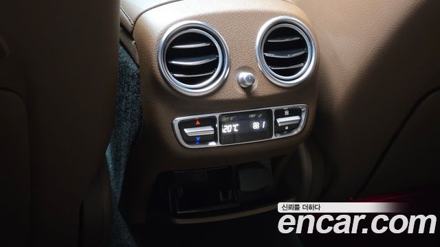 Mercedes-Benz E-Class 2023 — photo 29