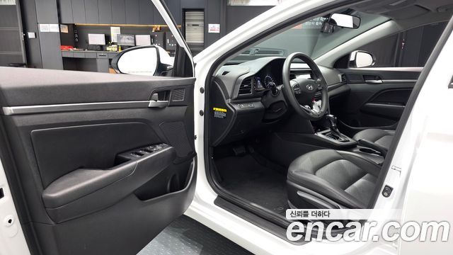 Hyundai AVANTE 2020 — photo 13
