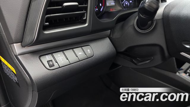 Hyundai AVANTE 2020 — photo 24
