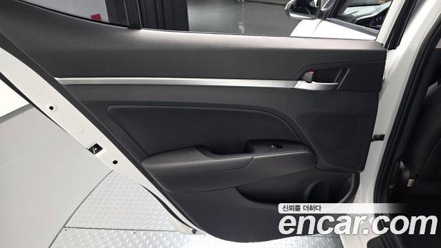 Hyundai AVANTE 2020 — photo 15