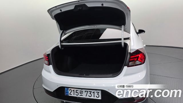 Hyundai AVANTE 2020 — photo 30