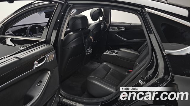 Genesis G80 2017 — photo 18