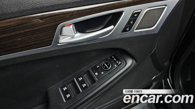 Genesis G80 2017 — photo 23