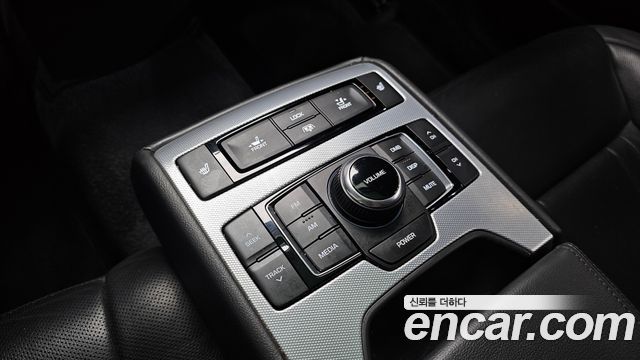 Genesis G80 2017 — photo 25