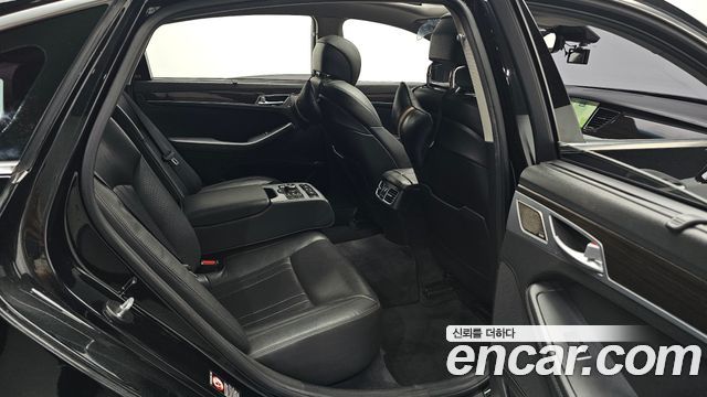 Genesis G80 2017 — photo 16