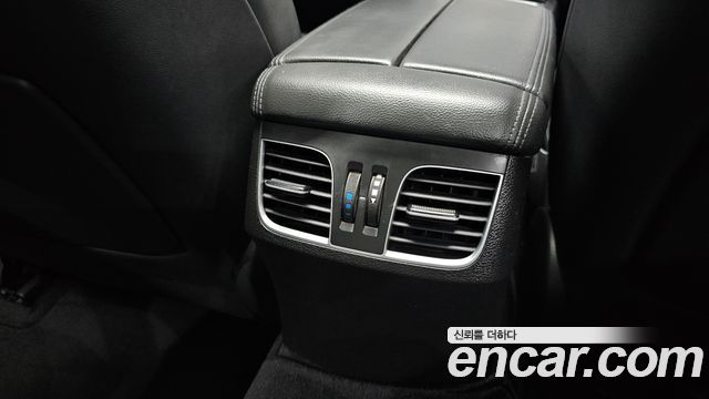 Genesis G80 2017 — photo 30