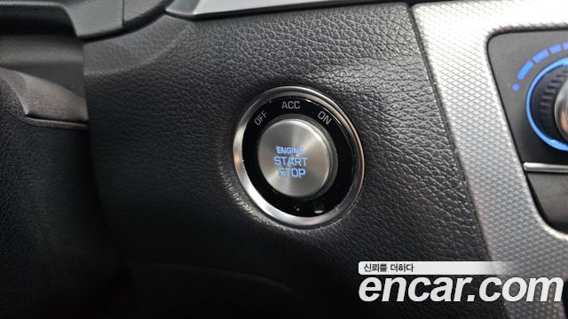 Genesis G80 2017 — photo 33