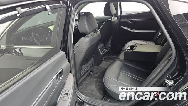 Hyundai Sonata 2022 — photo 11