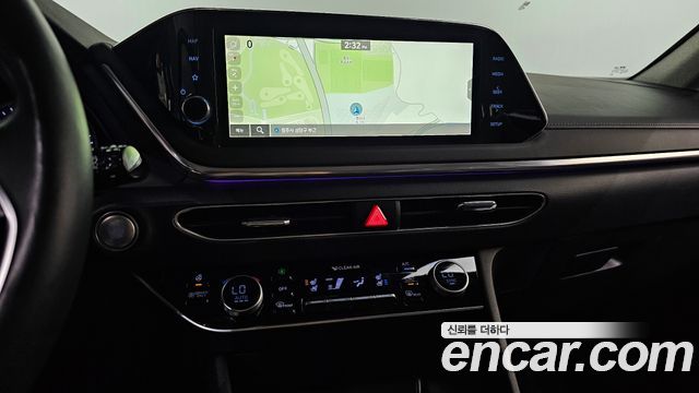 Hyundai Sonata 2022 — photo 16