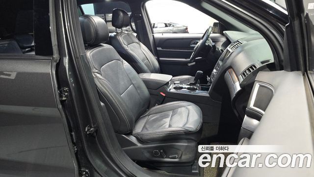 Ford Explorer 2017 — photo 12