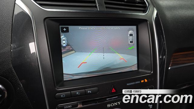 Ford Explorer 2017 — photo 14