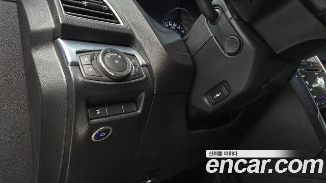 Ford Explorer 2017 — photo 18