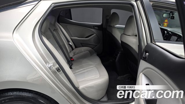 Kia K5 2013 — photo 17