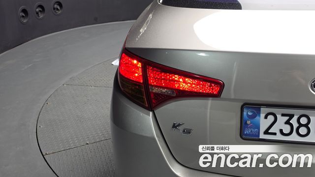 Kia K5 2013 — photo 9