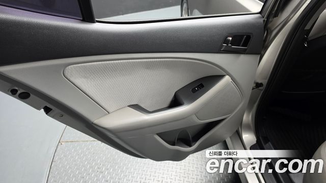 Kia K5 2013 — photo 15