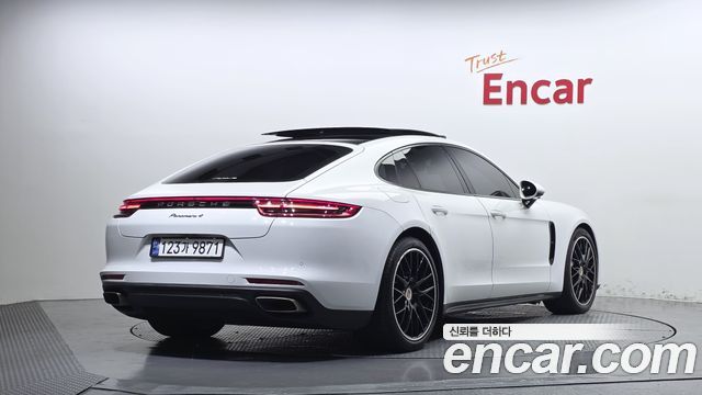 Porsche Panamera 2020 — photo 2