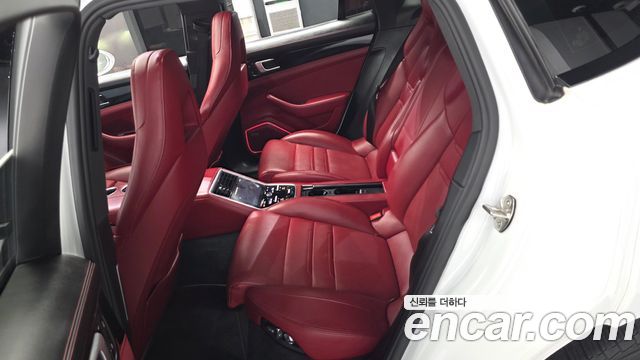 Porsche Panamera 2020 — photo 11