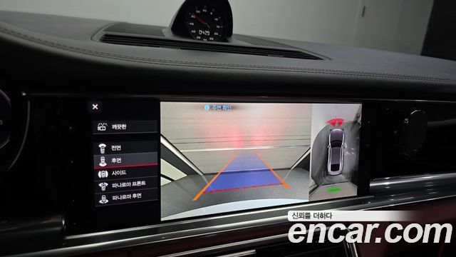 Porsche Panamera 2020 — photo 16