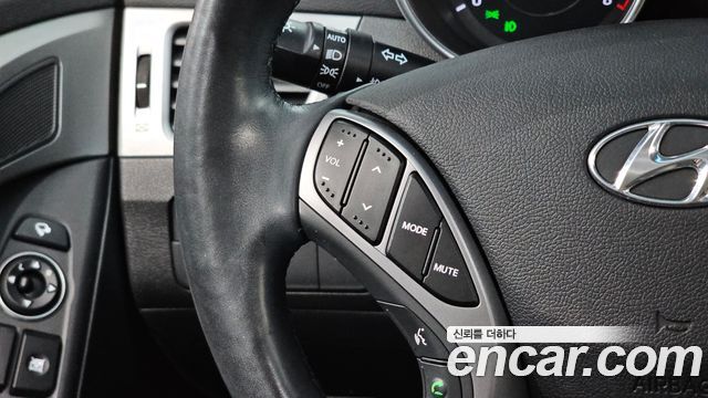 Hyundai AVANTE 2016 — photo 23