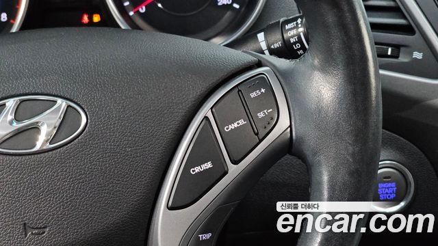 Hyundai AVANTE 2016 — photo 24