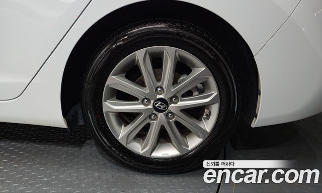 Hyundai AVANTE 2016 — photo 7