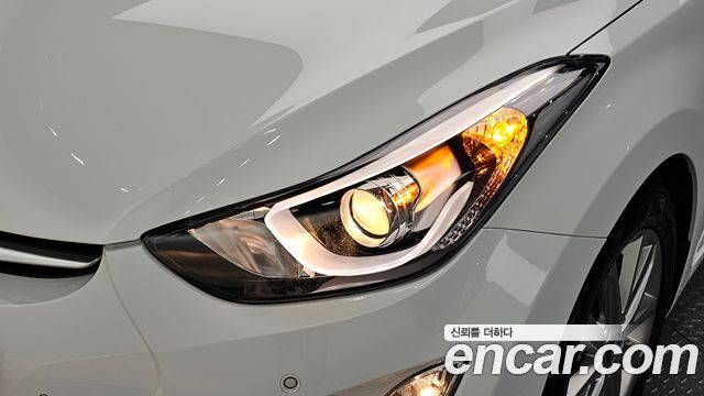 Hyundai AVANTE 2016 — photo 8