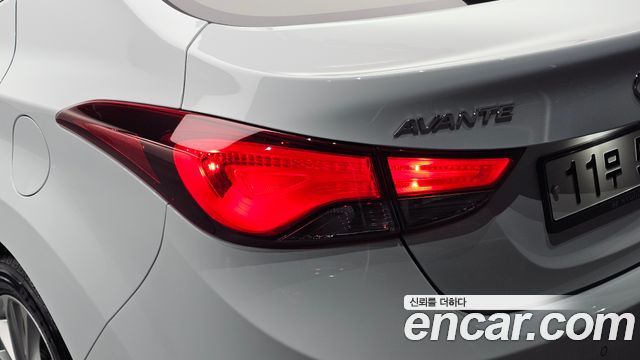 Hyundai AVANTE 2016 — photo 9
