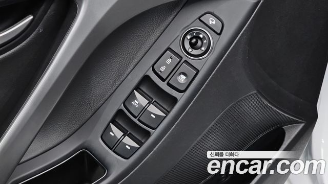 Hyundai AVANTE 2016 — photo 27