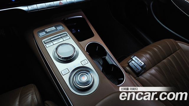 Genesis GV70 2021 — photo 12