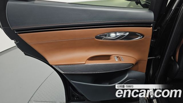 Genesis GV70 2021 — photo 15