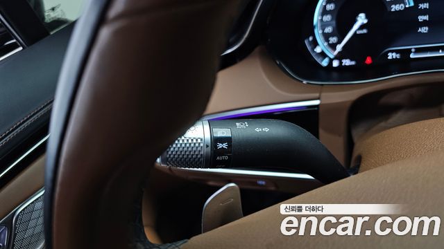 Genesis GV70 2021 — photo 29