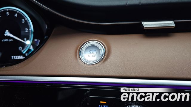 Genesis GV70 2021 — photo 33