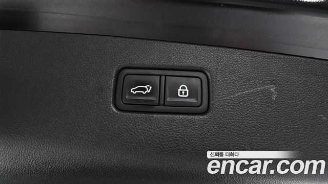 Genesis GV70 2021 — photo 35