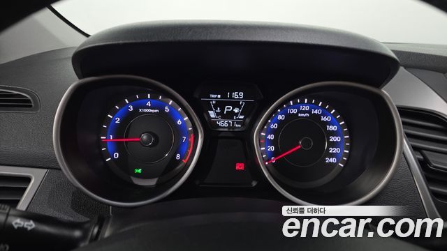 Hyundai AVANTE 2016 — photo 11