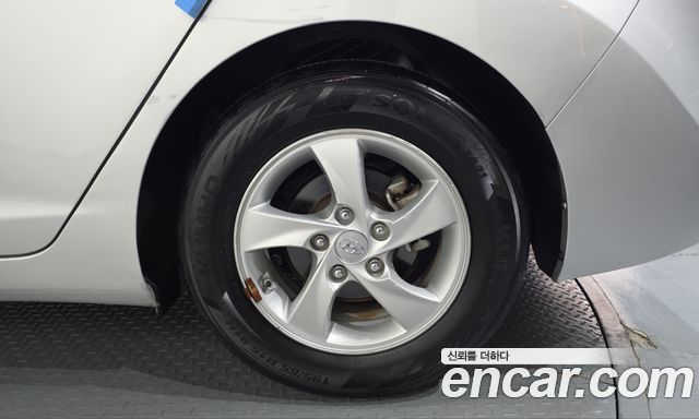 Hyundai AVANTE 2016 — photo 7