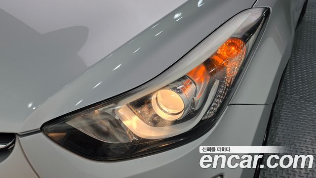Hyundai AVANTE 2016 — photo 8