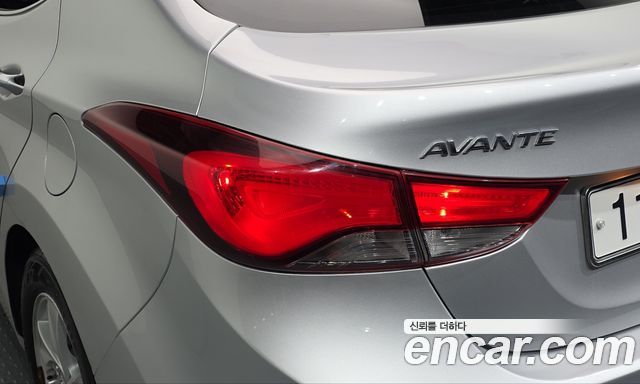 Hyundai AVANTE 2016 — photo 9
