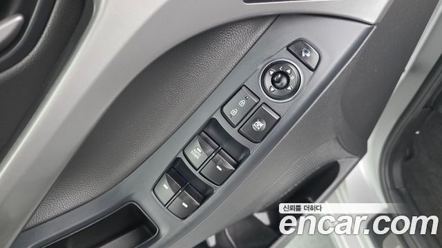 Hyundai AVANTE 2016 — photo 29